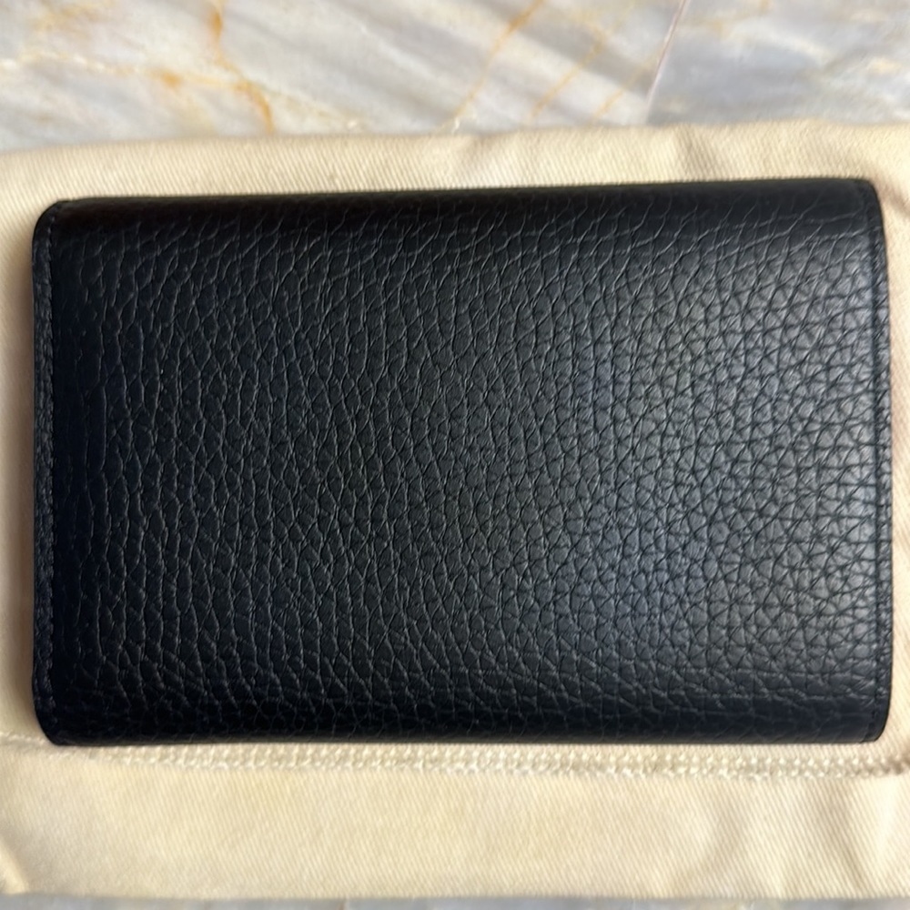 Louis Vuitton
Capucines Compact Wallet - Picture 4 of 10